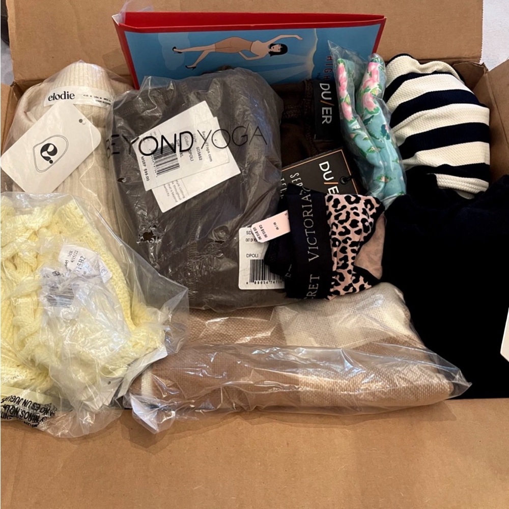 $500+ NWT Bulk Nordstrom Wholesale Lot Women's Clothing - mixed sizes (XXS-4X)